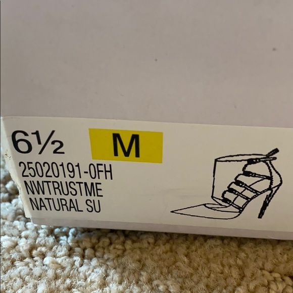 FINAL PRICE REDUCTION Nine West beige suede heels - Picture 6 of 9